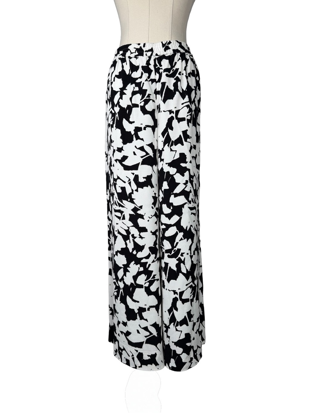 Kate Spade New York “Synna” Leaf Print Pants Black White Large